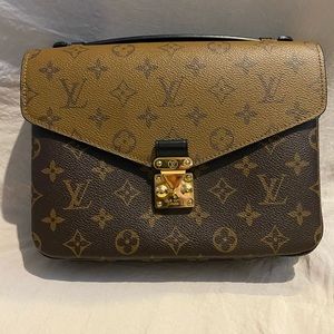 Reverse monogram bag
